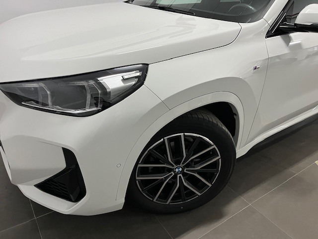 BMW X1 sDrive18d color Blanco. Año 2024. 110KW(150CV). Diésel. En concesionario Amiocar S.A. de Coruña