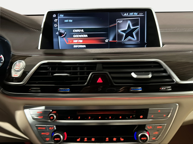 BMW Serie 7 730d color Gris. Año 2016. 195KW(265CV). Diésel. En concesionario San Pablo Motor | Su Eminencia de Sevilla