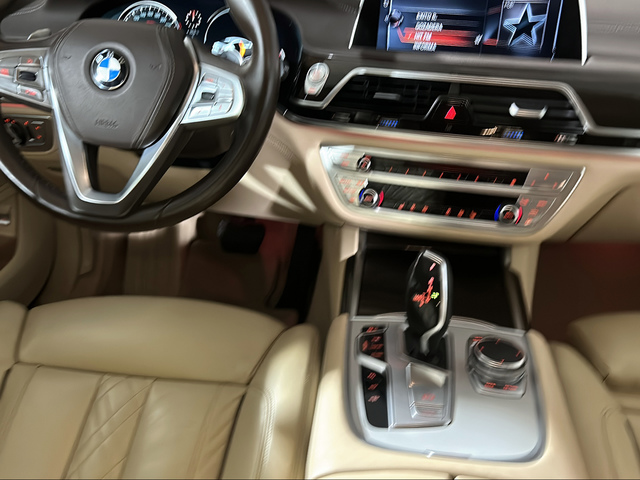 BMW Serie 7 730d color Gris. Año 2016. 195KW(265CV). Diésel. En concesionario San Pablo Motor | Su Eminencia de Sevilla