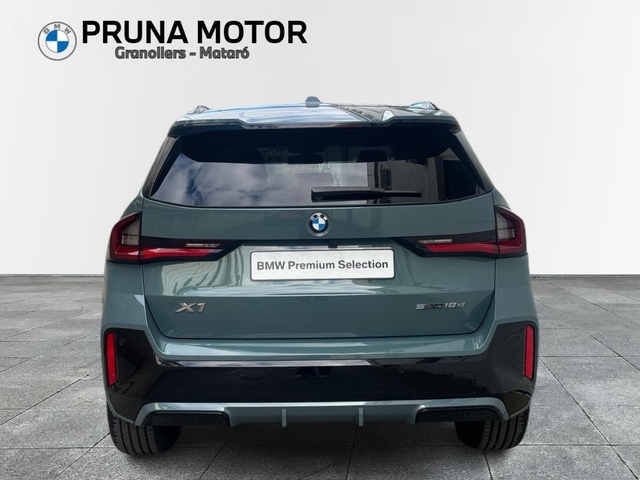 BMW X1 sDrive18d color Verde. Año 2025. 110KW(150CV). Diésel. En concesionario Pruna Motor, S.L de Barcelona