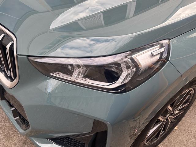 BMW X1 sDrive18d color Verde. Año 2025. 110KW(150CV). Diésel. En concesionario Pruna Motor, S.L de Barcelona