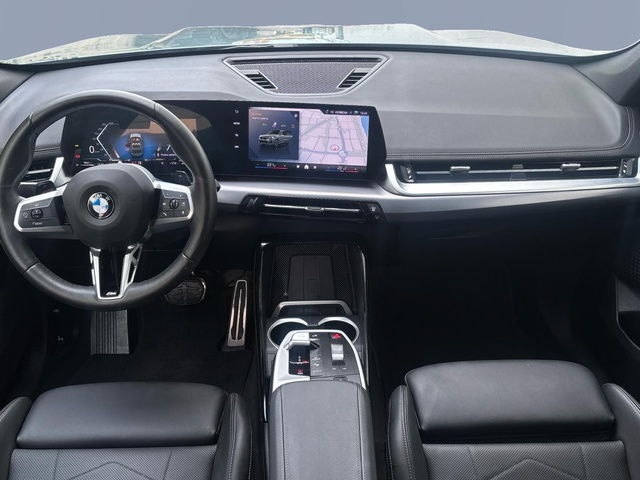 BMW X1 sDrive18d color Verde. Año 2025. 110KW(150CV). Diésel. En concesionario Pruna Motor, S.L de Barcelona