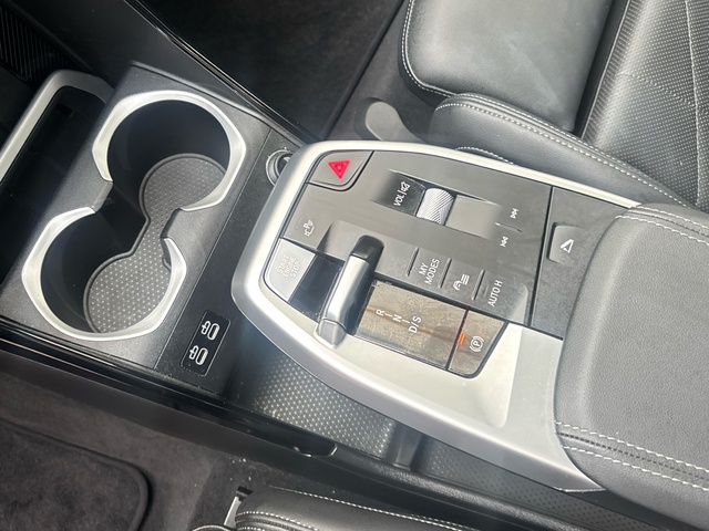 BMW X1 sDrive18d color Verde. Año 2025. 110KW(150CV). Diésel. En concesionario Pruna Motor, S.L de Barcelona