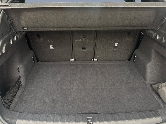 BMW X1 sDrive18d color Verde. Año 2025. 110KW(150CV). Diésel. En concesionario Pruna Motor, S.L de Barcelona