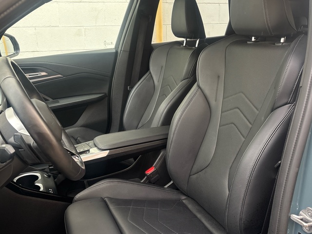 BMW X1 sDrive18d color Verde. Año 2025. 110KW(150CV). Diésel. En concesionario Pruna Motor, S.L de Barcelona