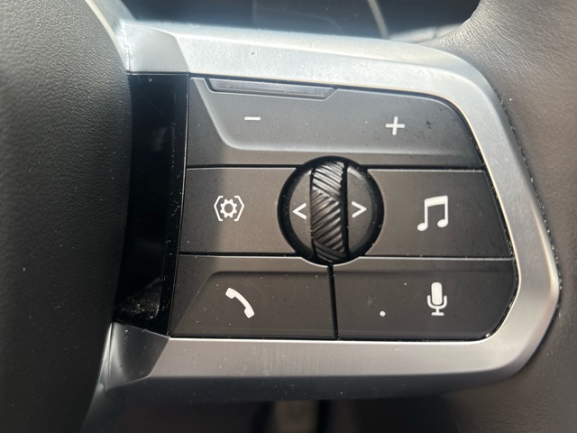 BMW X1 sDrive18d color Verde. Año 2025. 110KW(150CV). Diésel. En concesionario Pruna Motor, S.L de Barcelona