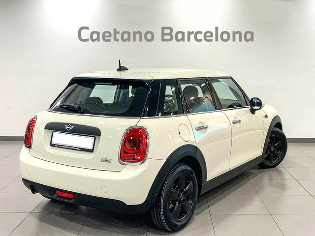 fotoG 3 del MINI MINI Cooper 5 Puertas One 75 kW (102 CV) 102cv Gasolina del 2019 en Barcelona