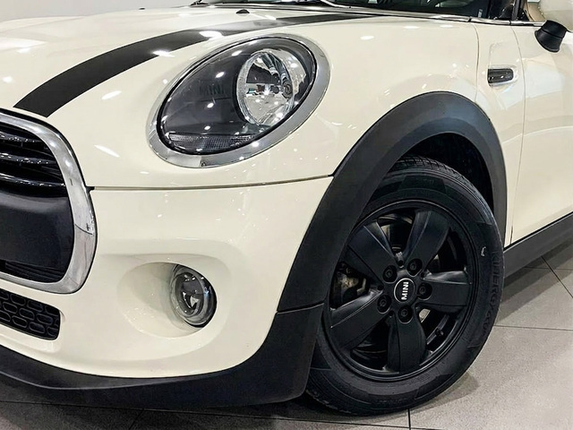 fotoG 5 del MINI MINI Cooper 5 Puertas One 75 kW (102 CV) 102cv Gasolina del 2019 en Barcelona