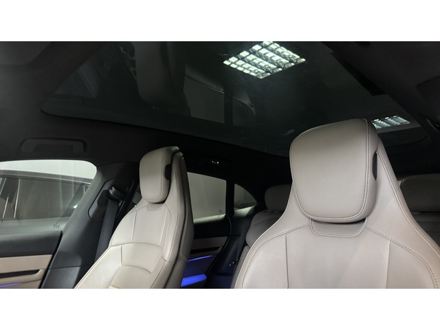 Porsche Taycan 4 Cross Turismo 350 kW (476 CV)