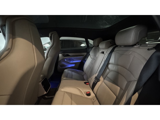 Porsche Taycan 4 Cross Turismo 350 kW (476 CV)