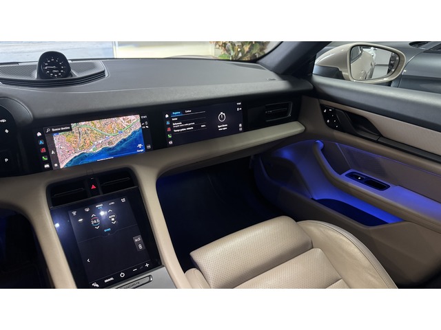 Porsche Taycan 4 Cross Turismo 350 kW (476 CV)