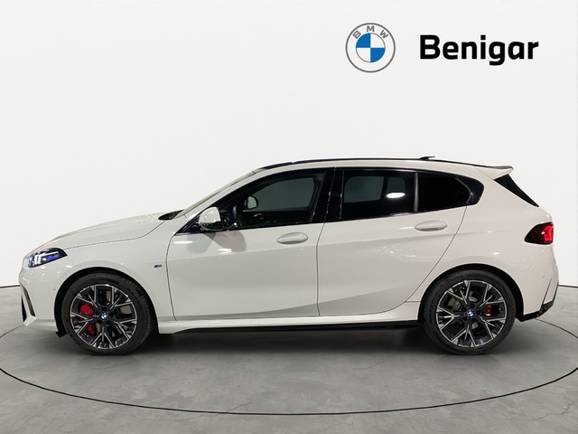 BMW Serie 1 120d color Blanco. Año 2024. 120KW(163CV). Diésel. En concesionario Hispamovil Elche de Alicante