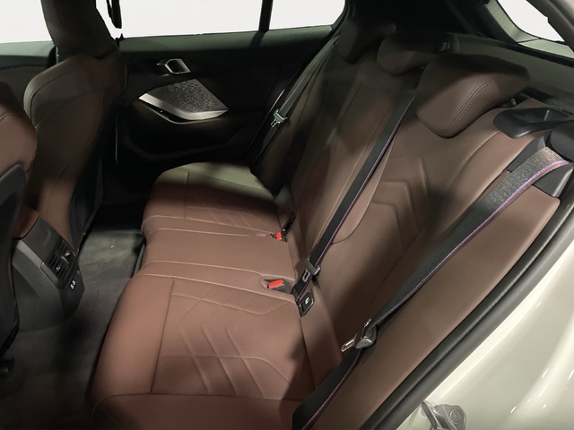 BMW Serie 1 120d color Blanco. Año 2024. 120KW(163CV). Diésel. En concesionario Hispamovil Elche de Alicante