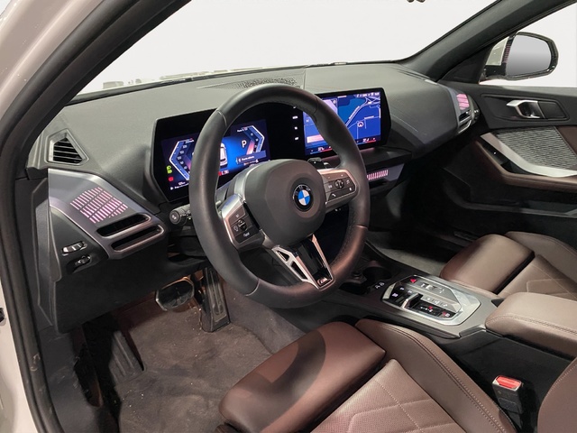 BMW Serie 1 120d color Blanco. Año 2024. 120KW(163CV). Diésel. En concesionario Hispamovil Elche de Alicante