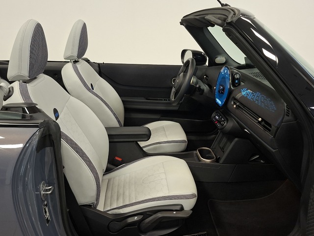 fotoG 25 del MINI MINI Cooper Cabrio C 120 kW (163 CV) 163cv Gasolina del 2025 en Valencia