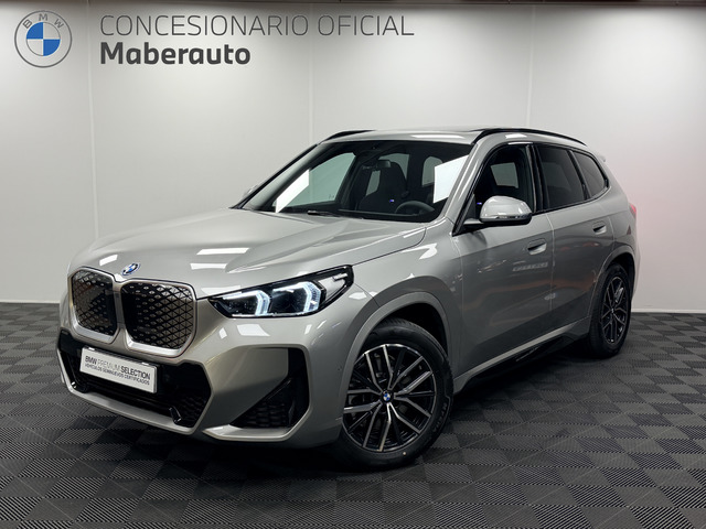 BMW iX1 xDrive30 color Gris Plata. Año 2025. 230KW(313CV). Eléctrico. En concesionario Maberauto de Castellón