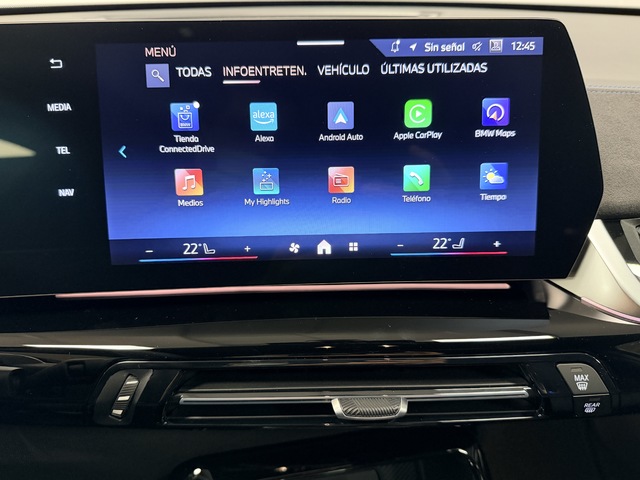 BMW iX1 xDrive30 color Gris Plata. Año 2025. 230KW(313CV). Eléctrico. En concesionario Maberauto de Castellón