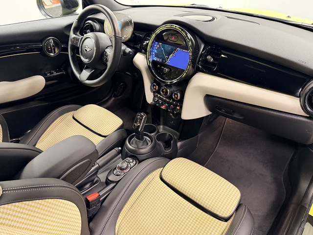 fotoG 7 del MINI MINI Cabrio Cooper 100 kW (136 CV) 136cv Gasolina del 2021 en Castellón