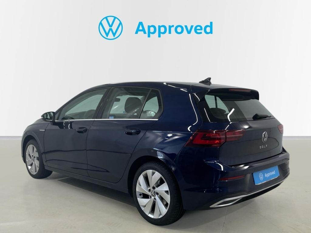 Volkswagen Golf 1.5 eTSI en Barcelona