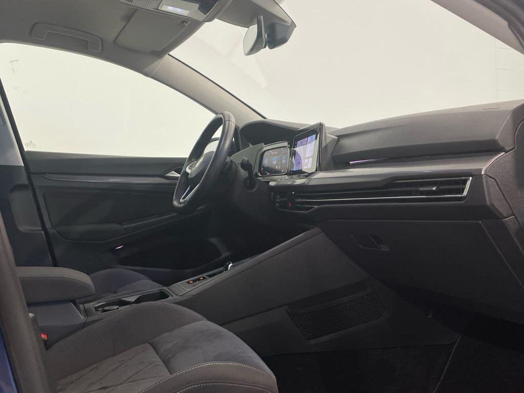 Volkswagen Golf 1.5 eTSI en Barcelona