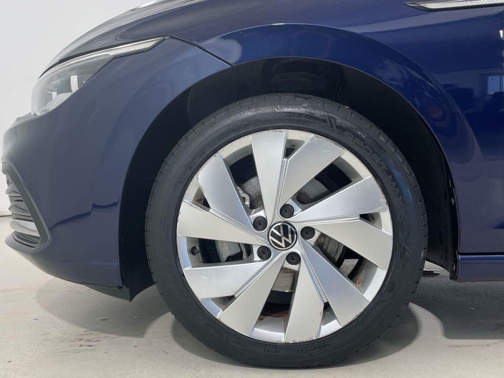 Volkswagen Golf 1.5 eTSI en Barcelona