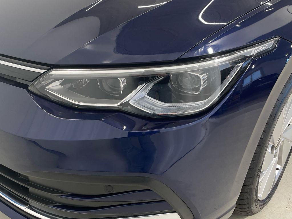 Volkswagen Golf 1.5 eTSI en Barcelona