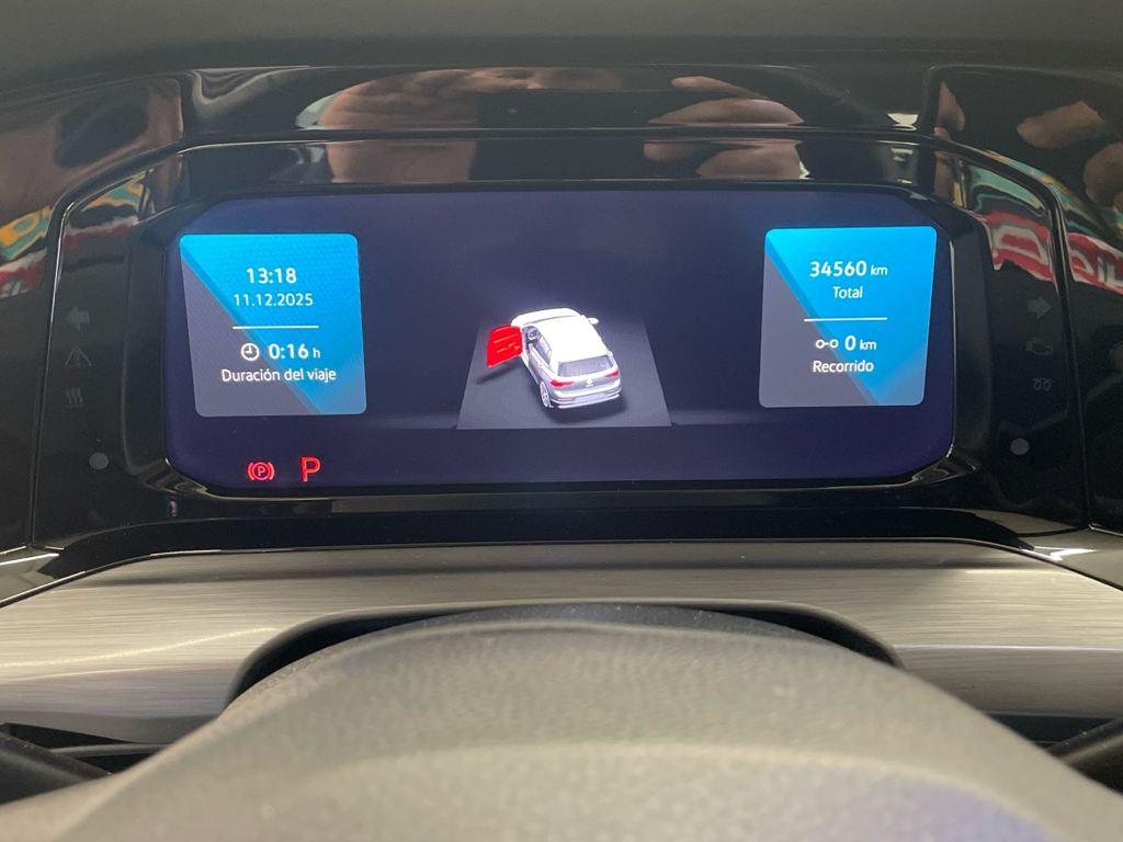 Volkswagen Golf 1.5 eTSI en Barcelona