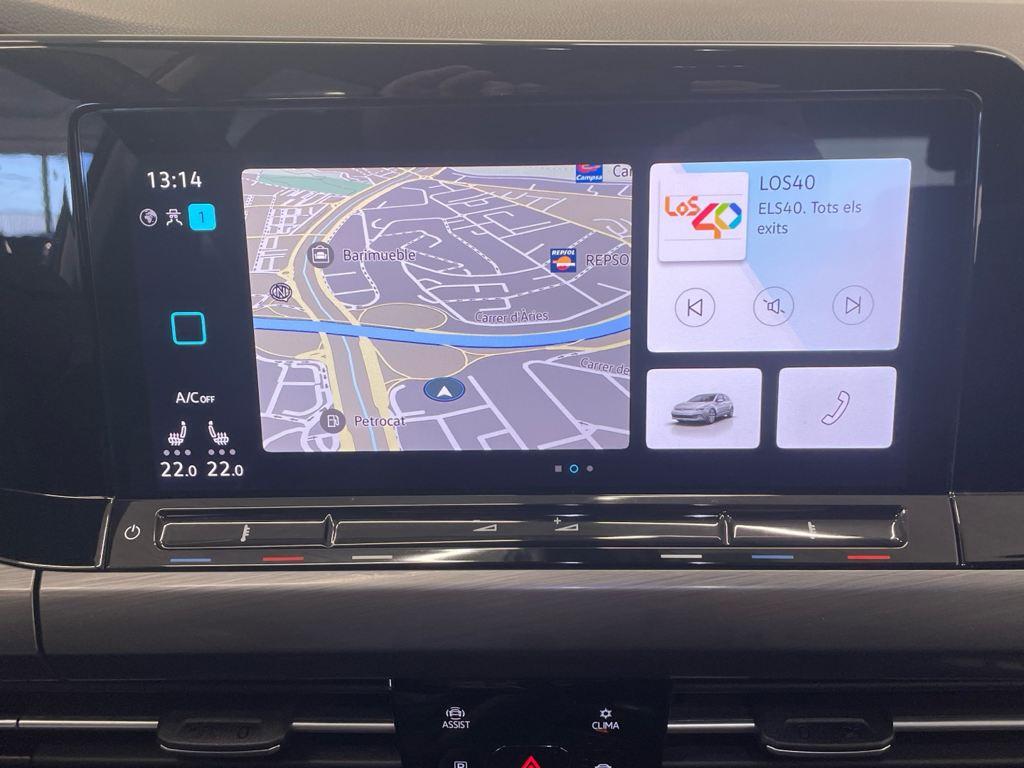 Volkswagen Golf 1.5 eTSI en Barcelona