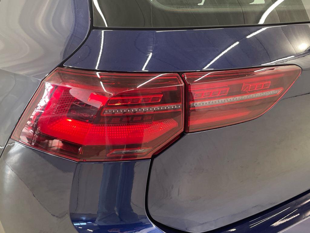 Volkswagen Golf 1.5 eTSI en Barcelona