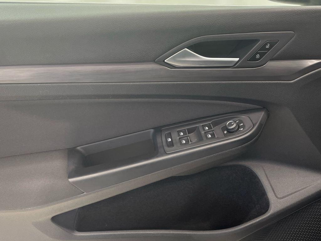 Volkswagen Golf 1.5 eTSI en Barcelona