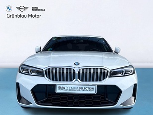 Fotos de BMW Serie 3 320d color Blanco. Año 2023. 140KW(190CV). Diésel. En concesionario Grünblau Motor (Bmw y Mini) de Cantabria