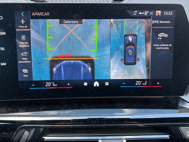 BMW iX1 eDrive20 color Azul. Año 2025. 150KW(204CV). Eléctrico. En concesionario Grünblau Motor (Bmw y Mini) de Cantabria