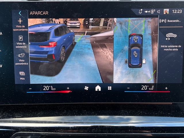 BMW iX1 eDrive20 color Azul. Año 2025. 150KW(204CV). Eléctrico. En concesionario Grünblau Motor (Bmw y Mini) de Cantabria