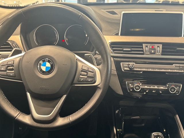 BMW X1 sDrive18d color Gris Plata. Año 2020. 110KW(150CV). Diésel. En concesionario Motor Gorbea de Álava