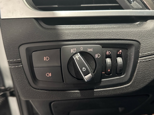 BMW X1 sDrive18d color Gris Plata. Año 2020. 110KW(150CV). Diésel. En concesionario Motor Gorbea de Álava