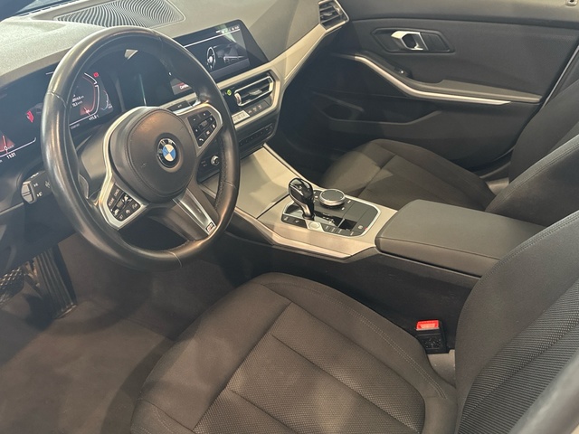 BMW Serie 3 318d color Blanco. Año 2020. 110KW(150CV). Diésel. En concesionario Motor Gorbea de Álava