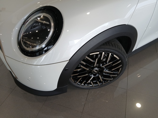 fotoG 5 del MINI MINI Cooper 5 Puertas C 115 kW (156 CV) 156cv Gasolina del 2025 en Cáceres