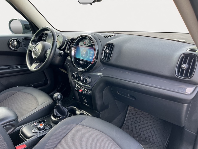 fotoG 7 del MINI MINI Countryman Cooper 100 kW (136 CV) 136cv Gasolina del 2021 en Huelva