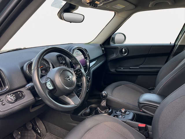 fotoG 10 del MINI MINI Countryman Cooper 100 kW (136 CV) 136cv Gasolina del 2021 en Huelva