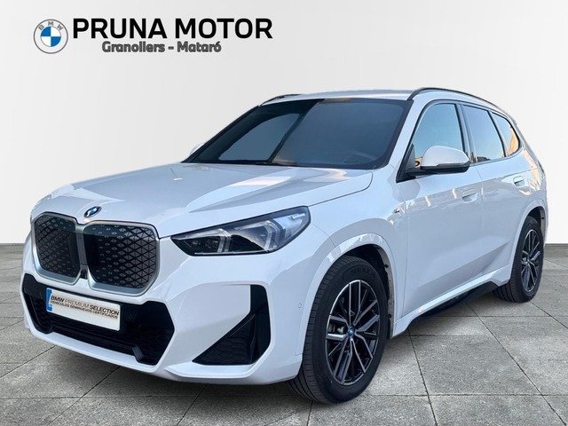 BMW iX1 eDrive20 color Blanco. Año 2025. 150KW(204CV). Eléctrico. En concesionario Pruna Motor, S.L de Barcelona