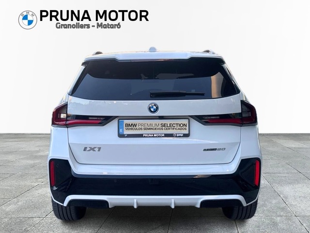 BMW iX1 eDrive20 color Blanco. Año 2025. 150KW(204CV). Eléctrico. En concesionario Pruna Motor, S.L de Barcelona