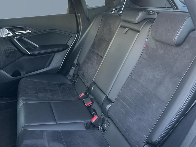 BMW iX1 eDrive20 color Blanco. Año 2025. 150KW(204CV). Eléctrico. En concesionario Pruna Motor, S.L de Barcelona