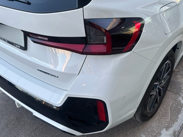 BMW iX1 eDrive20 color Blanco. Año 2025. 150KW(204CV). Eléctrico. En concesionario Pruna Motor, S.L de Barcelona