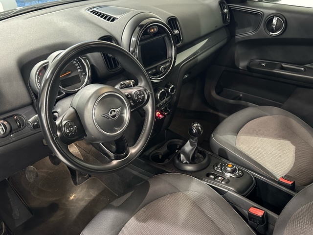 fotoG 16 del MINI MINI Countryman Cooper D 110 kW (150 CV) 150cv Diésel del 2019 en Burgos