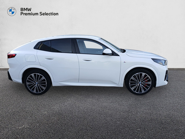 BMW X2 sDrive18d color Blanco. Año 2024. 110KW(150CV). Diésel. En concesionario Adler Motor S.L. TOLEDO de Toledo