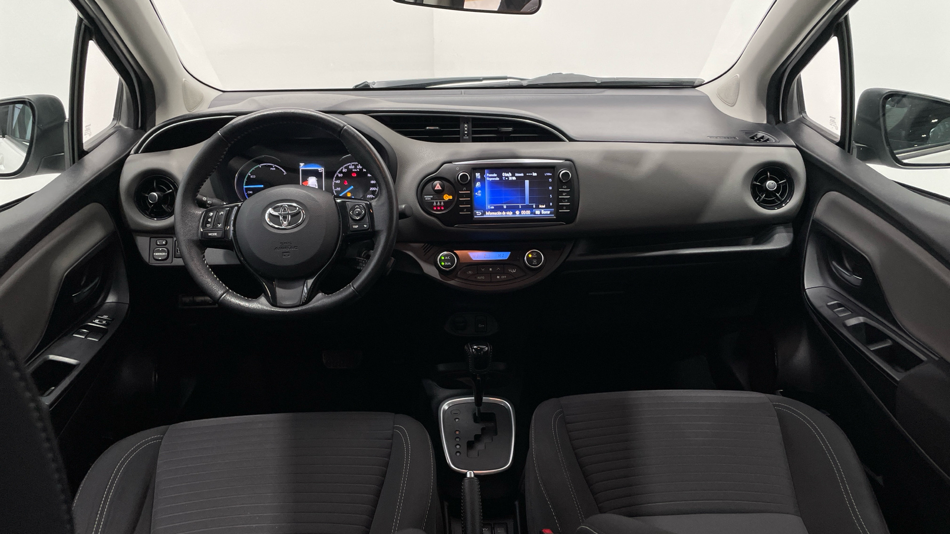 Toyota Yaris 1.5 100H en Barcelona