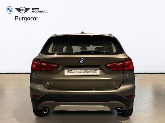 BMW X1 xDrive18d color Gris Plata. Año 2018. 110KW(150CV). Diésel. En concesionario Motor Gorbea de Álava