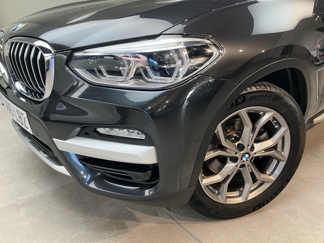 BMW X3 xDrive20d color Gris. Año 2019. 140KW(190CV). Diésel. En concesionario Oliva Motor Tarragona de Tarragona