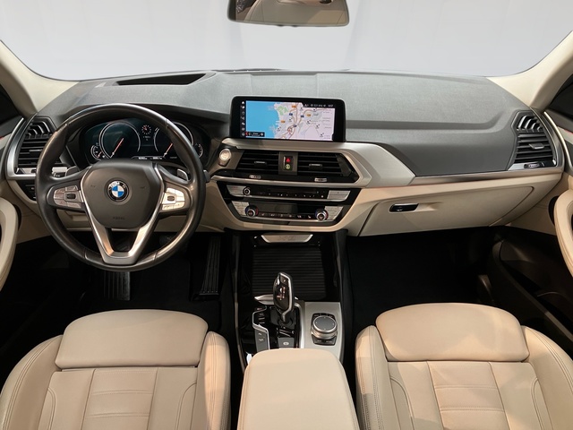 BMW X3 xDrive20d color Gris. Año 2019. 140KW(190CV). Diésel. En concesionario Oliva Motor Tarragona de Tarragona