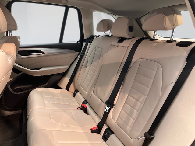 BMW X3 xDrive20d color Gris. Año 2019. 140KW(190CV). Diésel. En concesionario Oliva Motor Tarragona de Tarragona